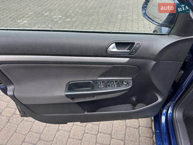 Синій Фольксваген Гольф, об'ємом двигуна 1.39 л та пробігом 191 тис. км за 7499 $, фото 19 на Automoto.ua