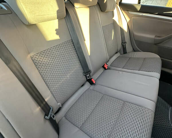 Синий Фольксваген Гольф, объемом двигателя 1.6 л и пробегом 290 тыс. км за 7400 $, фото 24 на Automoto.ua