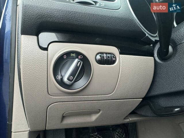 Синій Фольксваген Гольф, об'ємом двигуна 1.6 л та пробігом 239 тис. км за 7250 $, фото 25 на Automoto.ua