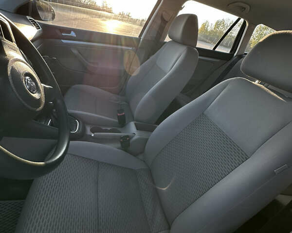 Синий Фольксваген Гольф, объемом двигателя 1.6 л и пробегом 243 тыс. км за 7599 $, фото 41 на Automoto.ua