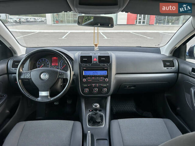 Синий Фольксваген Гольф, объемом двигателя 0 л и пробегом 190 тыс. км за 7300 $, фото 124 на Automoto.ua