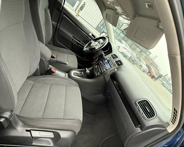 Синій Фольксваген Гольф, об'ємом двигуна 1.6 л та пробігом 258 тис. км за 8100 $, фото 66 на Automoto.ua