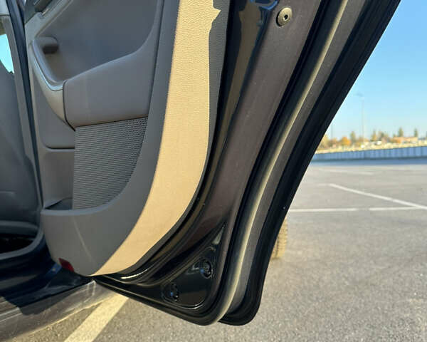 Синий Фольксваген Гольф, объемом двигателя 1.6 л и пробегом 243 тыс. км за 7599 $, фото 25 на Automoto.ua