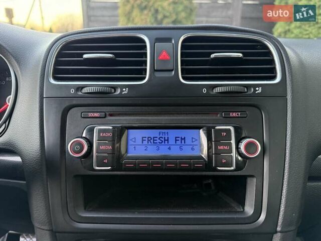 Синий Фольксваген Гольф, объемом двигателя 1.6 л и пробегом 289 тыс. км за 7400 $, фото 36 на Automoto.ua