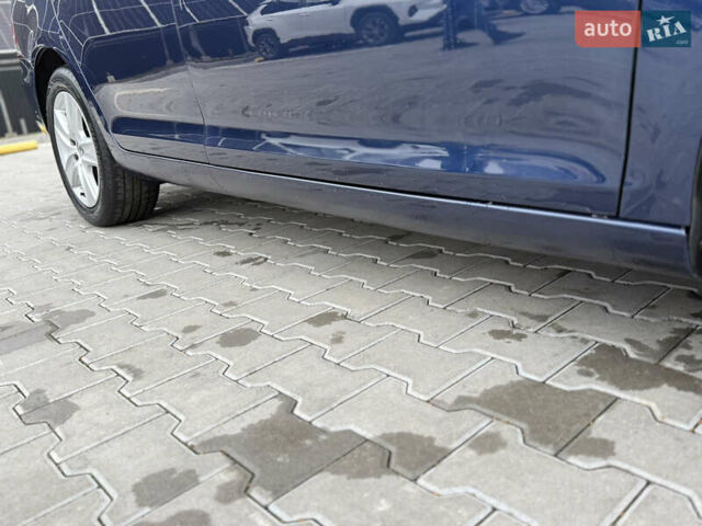 Синій Фольксваген Гольф, об'ємом двигуна 1.6 л та пробігом 258 тис. км за 8100 $, фото 26 на Automoto.ua