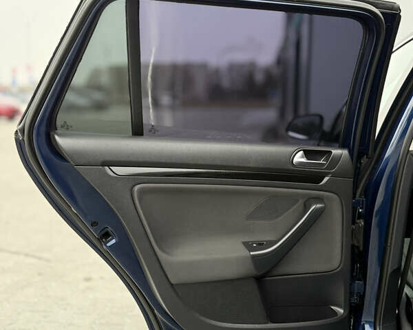 Синій Фольксваген Гольф, об'ємом двигуна 1.6 л та пробігом 258 тис. км за 8100 $, фото 56 на Automoto.ua