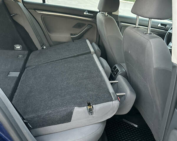 Синий Фольксваген Гольф, объемом двигателя 0 л и пробегом 190 тыс. км за 7300 $, фото 91 на Automoto.ua