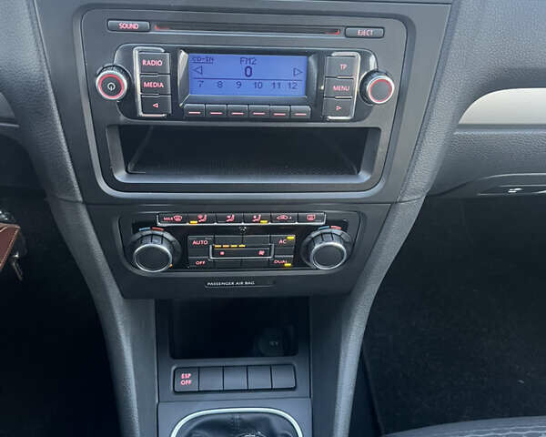 Синий Фольксваген Гольф, объемом двигателя 1.6 л и пробегом 235 тыс. км за 7200 $, фото 37 на Automoto.ua