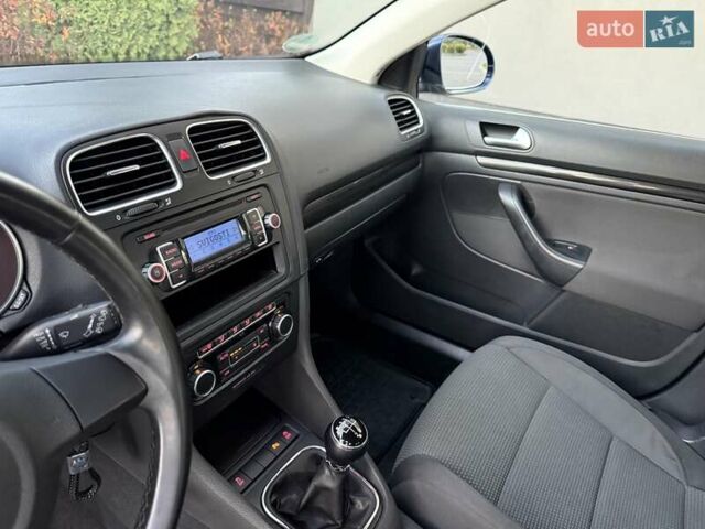 Синий Фольксваген Гольф, объемом двигателя 1.6 л и пробегом 289 тыс. км за 7400 $, фото 40 на Automoto.ua