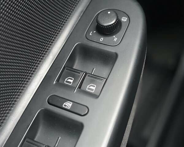 Синий Фольксваген Гольф, объемом двигателя 1.4 л и пробегом 216 тыс. км за 6450 $, фото 43 на Automoto.ua