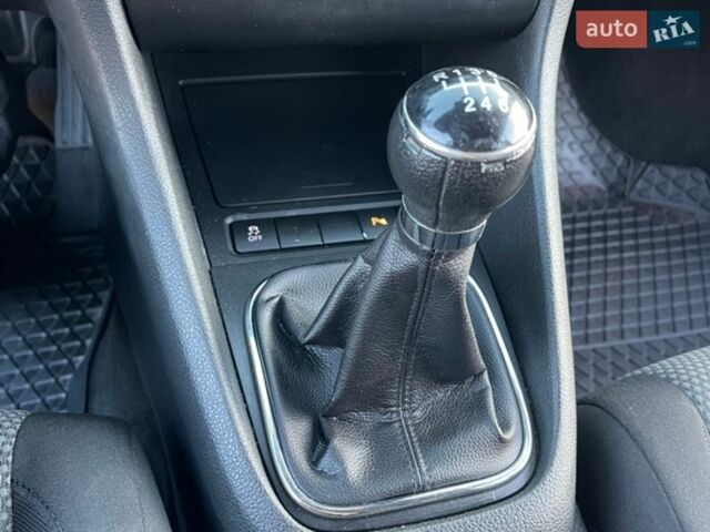 Синий Фольксваген Гольф, объемом двигателя 2 л и пробегом 270 тыс. км за 7500 $, фото 40 на Automoto.ua