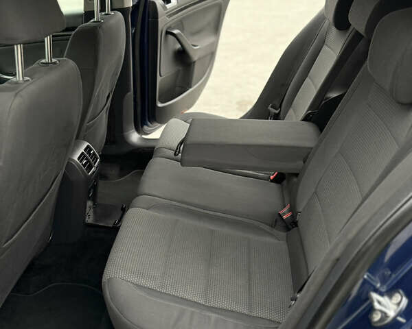 Синій Фольксваген Гольф, об'ємом двигуна 1.6 л та пробігом 258 тис. км за 8100 $, фото 60 на Automoto.ua