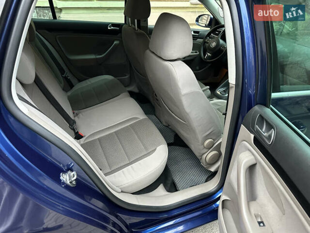 Синій Фольксваген Гольф, об'ємом двигуна 1.97 л та пробігом 256 тис. км за 8500 $, фото 30 на Automoto.ua