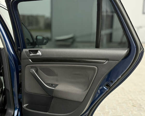 Синій Фольксваген Гольф, об'ємом двигуна 1.6 л та пробігом 258 тис. км за 8100 $, фото 64 на Automoto.ua