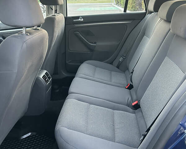 Синий Фольксваген Гольф, объемом двигателя 0 л и пробегом 190 тыс. км за 7300 $, фото 131 на Automoto.ua