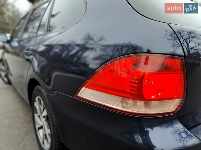 Синий Фольксваген Гольф, объемом двигателя 1.6 л и пробегом 292 тыс. км за 5990 $, фото 15 на Automoto.ua