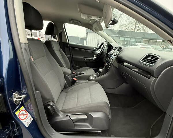 Синій Фольксваген Гольф, об'ємом двигуна 1.6 л та пробігом 258 тис. км за 8100 $, фото 65 на Automoto.ua