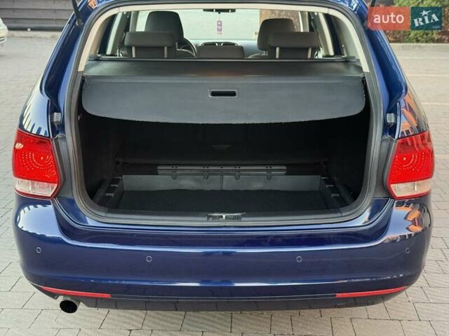 Синий Фольксваген Гольф, объемом двигателя 1.6 л и пробегом 289 тыс. км за 7400 $, фото 50 на Automoto.ua