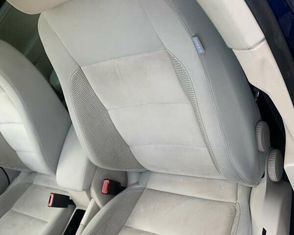 Синий Фольксваген Гольф, объемом двигателя 1.6 л и пробегом 123 тыс. км за 10999 $, фото 27 на Automoto.ua