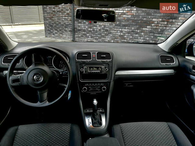 Синий Фольксваген Гольф, объемом двигателя 1.6 л и пробегом 228 тыс. км за 8499 $, фото 9 на Automoto.ua