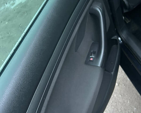 Синий Фольксваген Гольф, объемом двигателя 1.6 л и пробегом 243 тыс. км за 7850 $, фото 29 на Automoto.ua