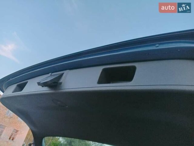 Синий Фольксваген Гольф, объемом двигателя 1.6 л и пробегом 296 тыс. км за 7550 $, фото 19 на Automoto.ua