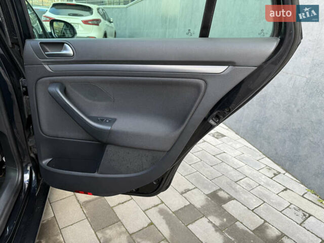 Синій Фольксваген Гольф, об'ємом двигуна 1.6 л та пробігом 266 тис. км за 7950 $, фото 13 на Automoto.ua