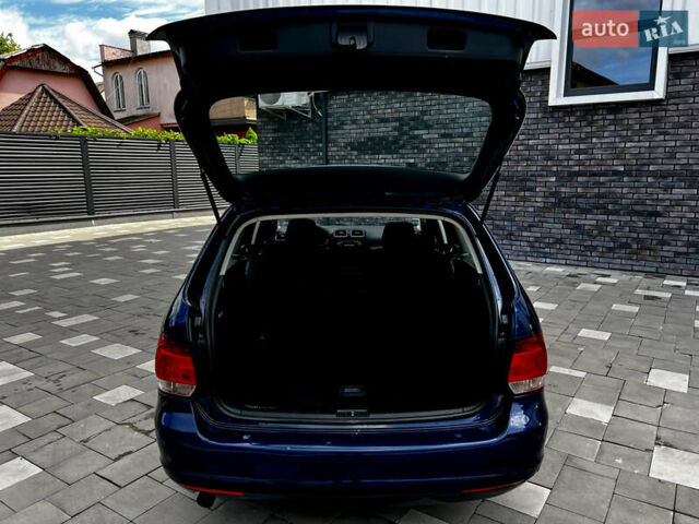 Синий Фольксваген Гольф, объемом двигателя 1.6 л и пробегом 228 тыс. км за 8499 $, фото 6 на Automoto.ua