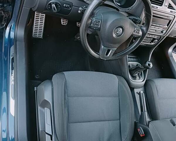 Синий Фольксваген Гольф, объемом двигателя 1.6 л и пробегом 296 тыс. км за 7550 $, фото 24 на Automoto.ua