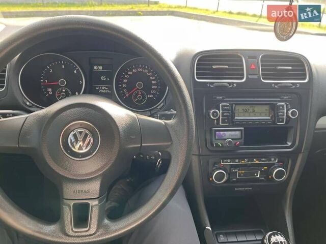 Синий Фольксваген Гольф, объемом двигателя 1.6 л и пробегом 296 тыс. км за 7400 $, фото 18 на Automoto.ua