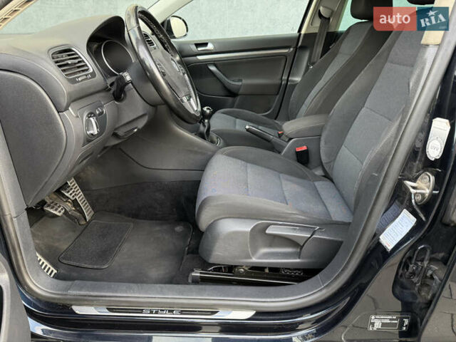 Синій Фольксваген Гольф, об'ємом двигуна 1.6 л та пробігом 266 тис. км за 7950 $, фото 8 на Automoto.ua