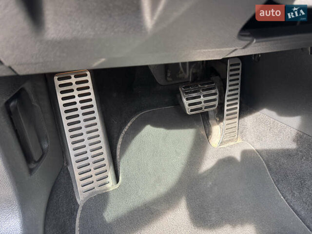 Синій Фольксваген Гольф, об'ємом двигуна 1.6 л та пробігом 250 тис. км за 8100 $, фото 7 на Automoto.ua