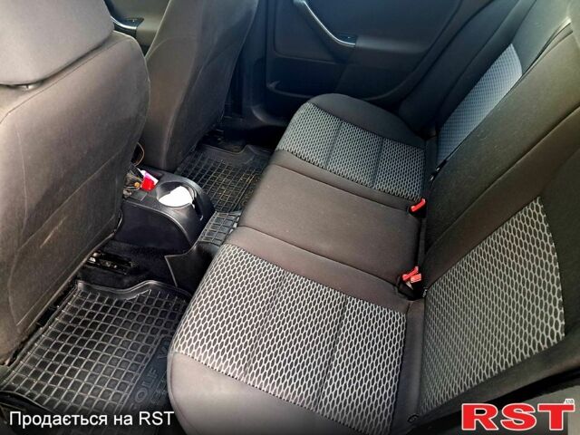 Синий Фольксваген Гольф, объемом двигателя 1.6 л и пробегом 195 тыс. км за 7700 $, фото 9 на Automoto.ua