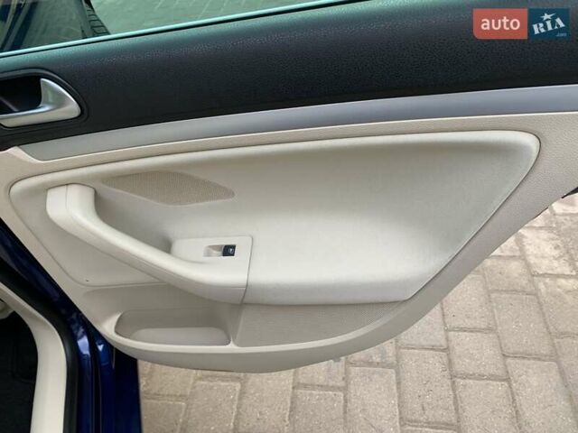 Синий Фольксваген Гольф, объемом двигателя 1.6 л и пробегом 123 тыс. км за 10999 $, фото 50 на Automoto.ua