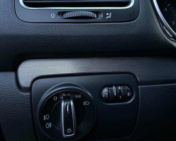 Синій Фольксваген Гольф, об'ємом двигуна 1.97 л та пробігом 177 тис. км за 9100 $, фото 7 на Automoto.ua