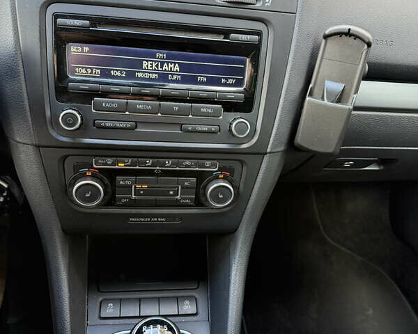 Синій Фольксваген Гольф, об'ємом двигуна 1.6 л та пробігом 266 тис. км за 7950 $, фото 23 на Automoto.ua