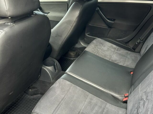 Синій Фольксваген Гольф, об'ємом двигуна 1.56 л та пробігом 320 тис. км за 6000 $, фото 6 на Automoto.ua