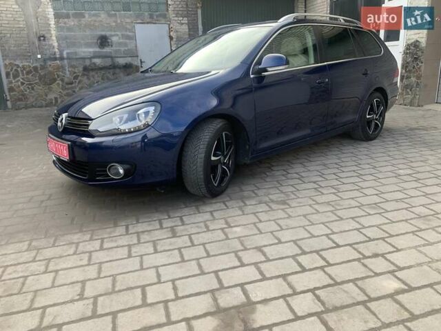 Синий Фольксваген Гольф, объемом двигателя 1.6 л и пробегом 123 тыс. км за 10999 $, фото 1 на Automoto.ua