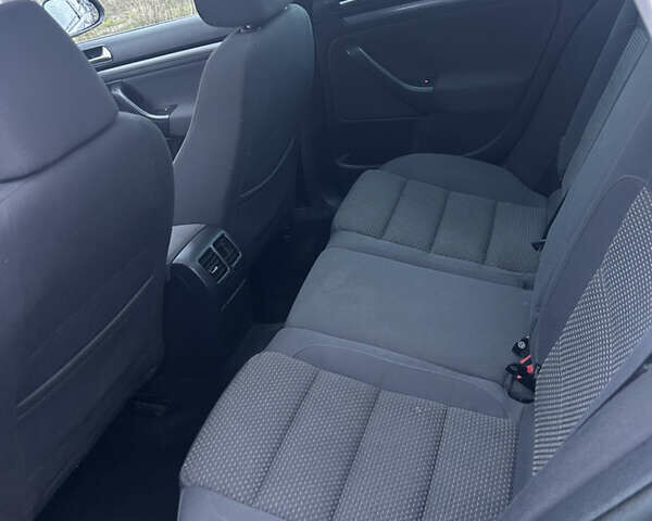 Синий Фольксваген Гольф, объемом двигателя 1.6 л и пробегом 243 тыс. км за 7850 $, фото 16 на Automoto.ua