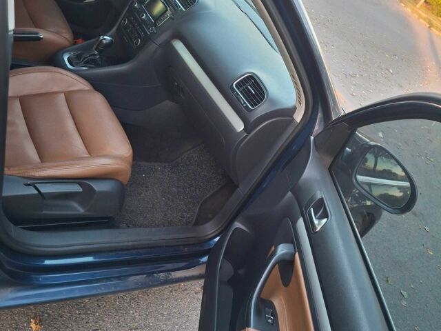 Синий Фольксваген Гольф, объемом двигателя 1.6 л и пробегом 239 тыс. км за 9100 $, фото 4 на Automoto.ua