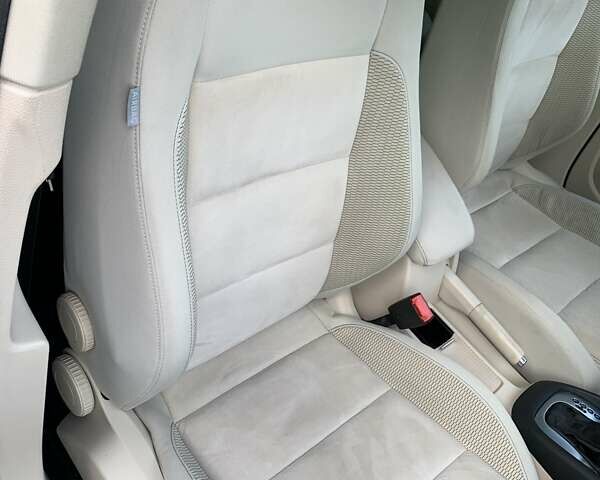 Синий Фольксваген Гольф, объемом двигателя 1.6 л и пробегом 123 тыс. км за 10999 $, фото 60 на Automoto.ua