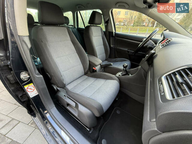 Синій Фольксваген Гольф, об'ємом двигуна 1.6 л та пробігом 266 тис. км за 7950 $, фото 17 на Automoto.ua