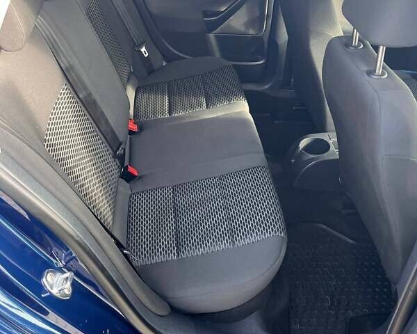 Синий Фольксваген Гольф, объемом двигателя 1.6 л и пробегом 296 тыс. км за 7400 $, фото 15 на Automoto.ua