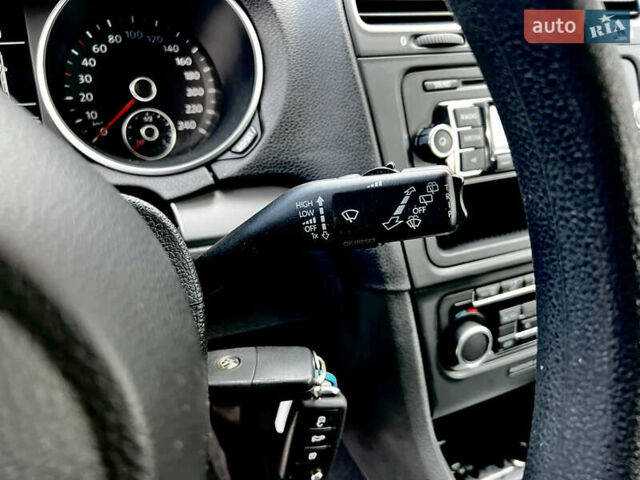 Синий Фольксваген Гольф, объемом двигателя 1.6 л и пробегом 228 тыс. км за 8499 $, фото 11 на Automoto.ua