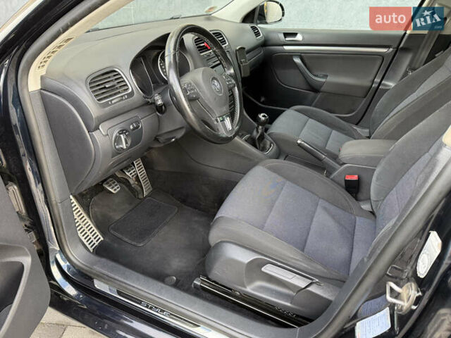 Синій Фольксваген Гольф, об'ємом двигуна 1.6 л та пробігом 266 тис. км за 7950 $, фото 6 на Automoto.ua