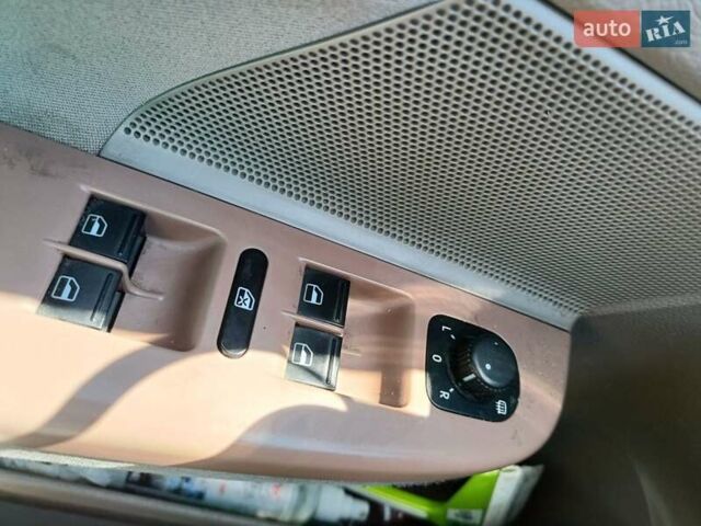 Синій Фольксваген Гольф, об'ємом двигуна 1.97 л та пробігом 307 тис. км за 8700 $, фото 17 на Automoto.ua