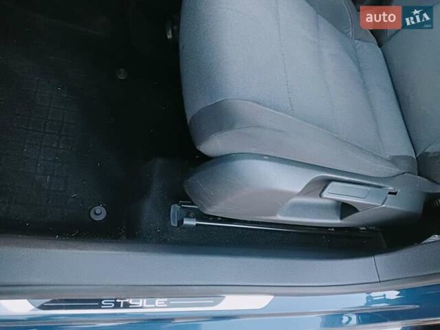 Синий Фольксваген Гольф, объемом двигателя 1.6 л и пробегом 296 тыс. км за 7550 $, фото 28 на Automoto.ua