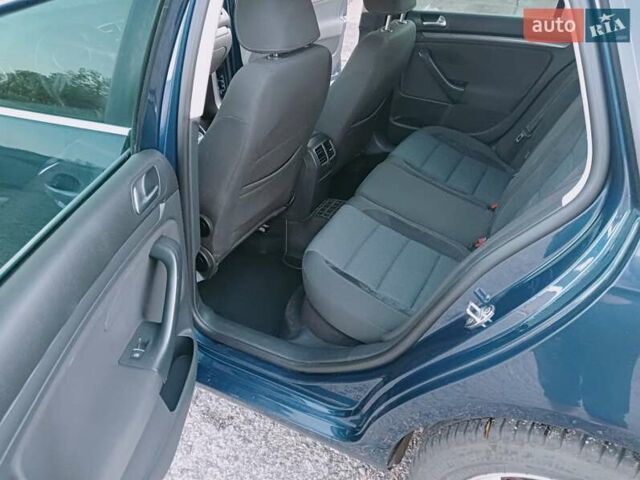 Синий Фольксваген Гольф, объемом двигателя 1.6 л и пробегом 296 тыс. км за 7550 $, фото 23 на Automoto.ua