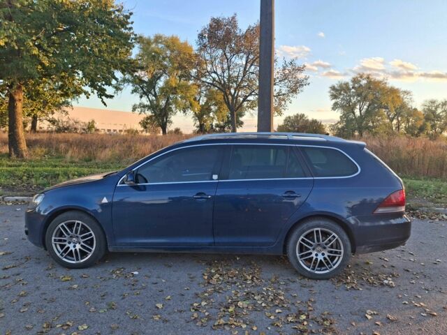 Синий Фольксваген Гольф, объемом двигателя 1.6 л и пробегом 239 тыс. км за 9100 $, фото 1 на Automoto.ua