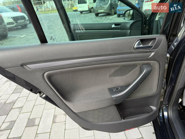 Синій Фольксваген Гольф, об'ємом двигуна 1.6 л та пробігом 266 тис. км за 7950 $, фото 10 на Automoto.ua